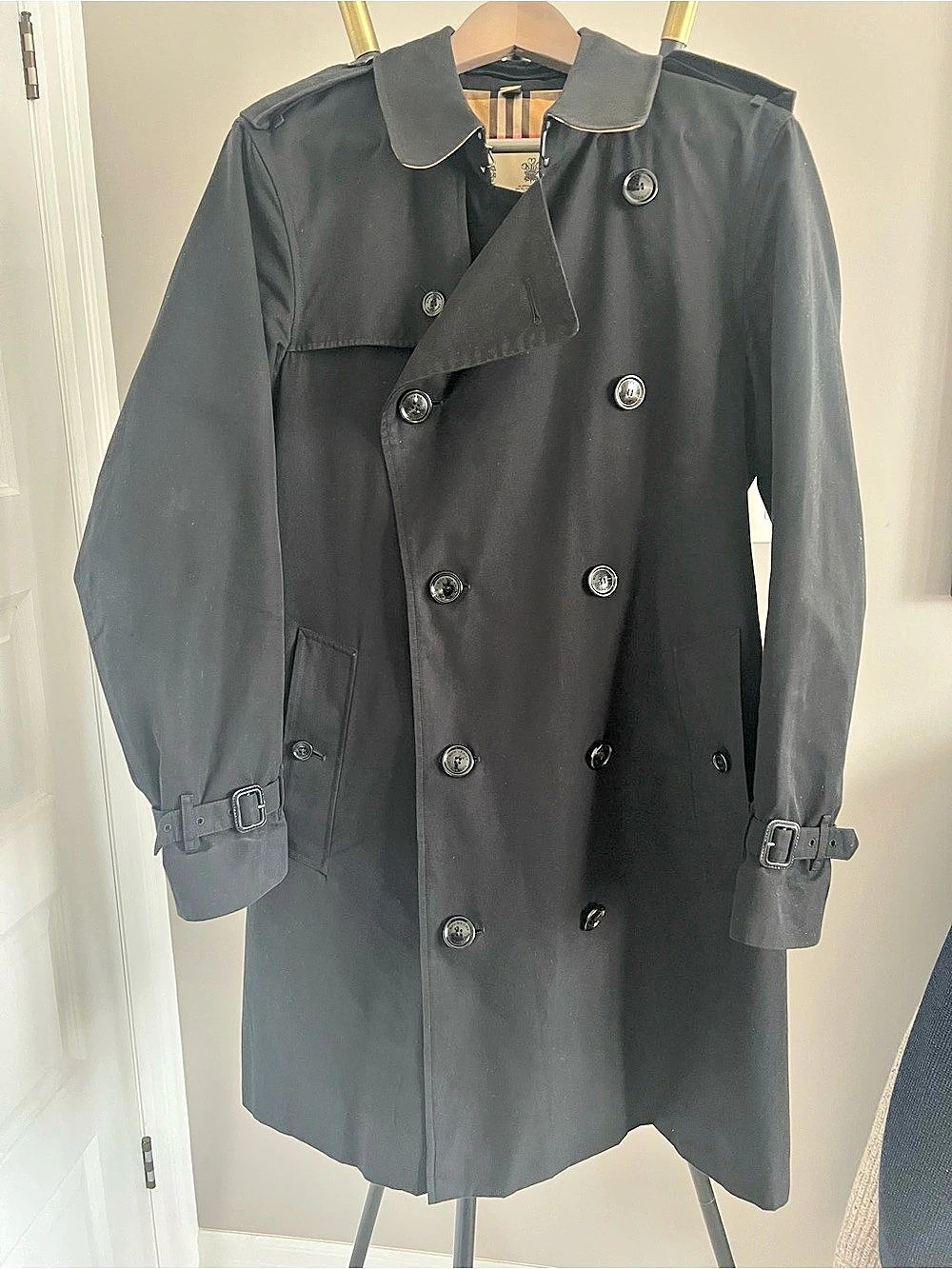 Men’s Burberry The Chelsea Heritage Trench Coat Black Size EU48
